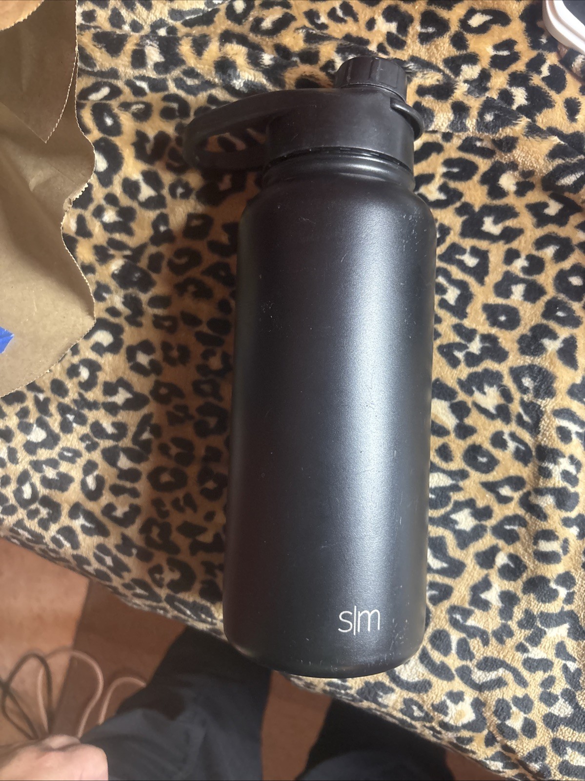 Simple Modern 32oz Black Summit with Chug Lid gallery