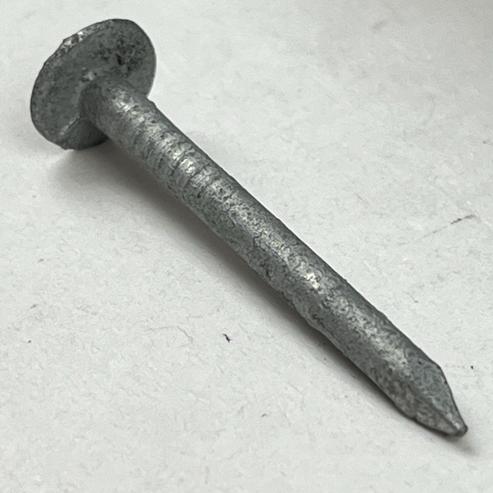 8 Pounds 1-1/2in Hot Dipped Galvanized Roofing Nails-Smooth Shank-Diamond Point gallery