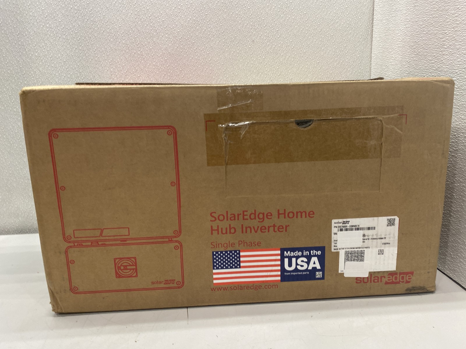 SolarEdge Home Hub Single Phase Inverter 240 VAC 7600W White (USE7600H-USMNBE78) gallery
