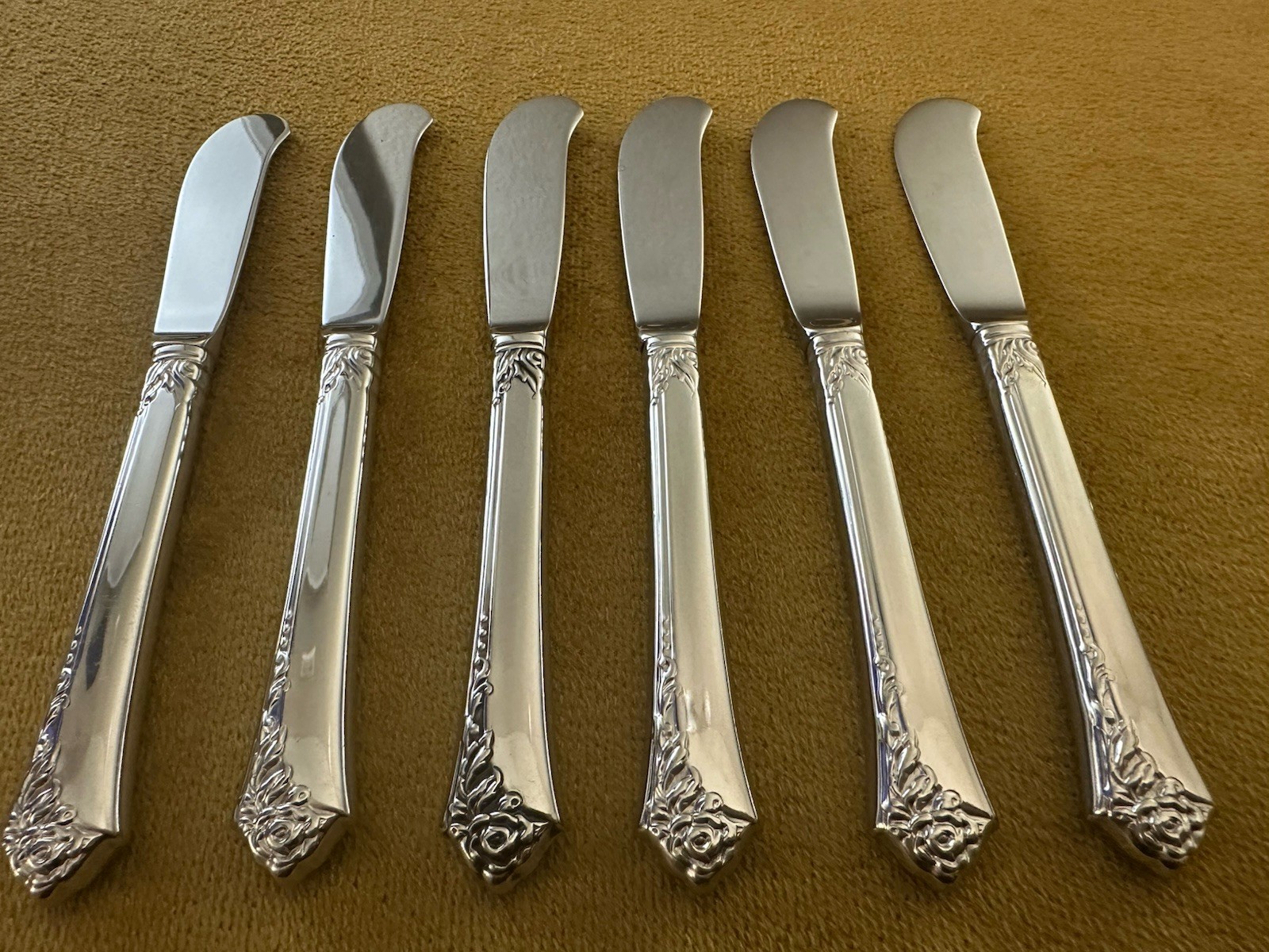 DAMASK ROSE 6 1/2" HOLLOW HANDLE PADDLE (6) BUTTER SPREADERS Oneida Stainless gallery