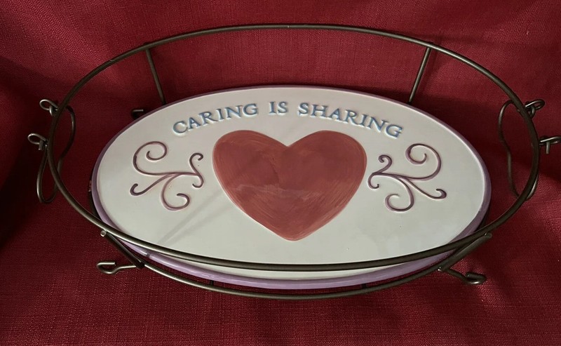 Temptations By Tara Serving Baking Casserole Dish Hearts Pattern Carrier Trivet gallery
