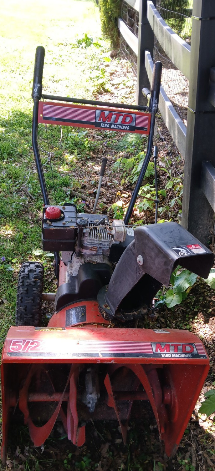 MTD Yard Machines 5/22 Two-Stage Gas Snow Blower, 22in Clearing Width, Red/Black gallery