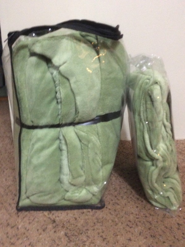 7 Piece Bedding Set Bundle - Soft & Cozy Brand New & Unused Sage Color gallery