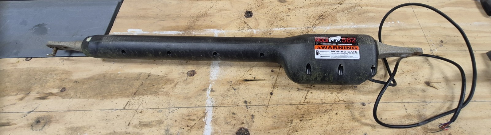 Mighty Mule 562 Replacement Arms (Pair) - Both Short Cables / Master Arms gallery