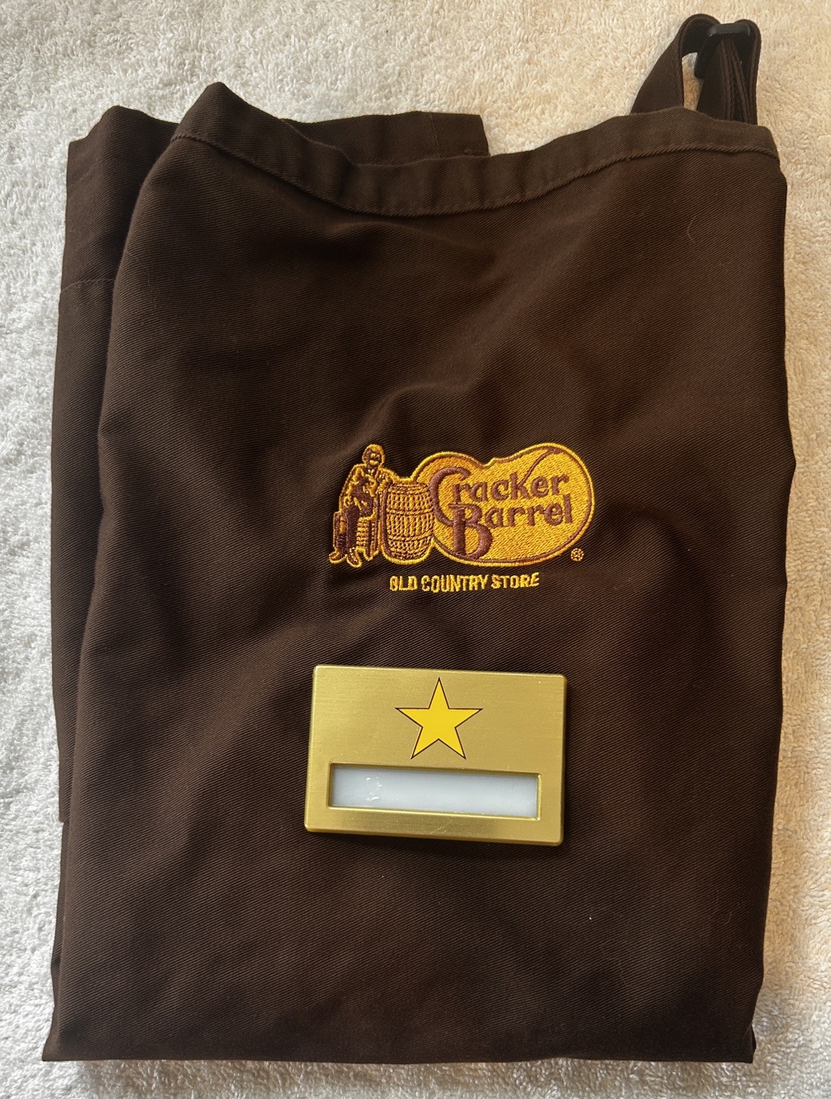 Official Cracker Barrel Employee Uniform Brown Apron & 1-Star Brass Name Tag gallery