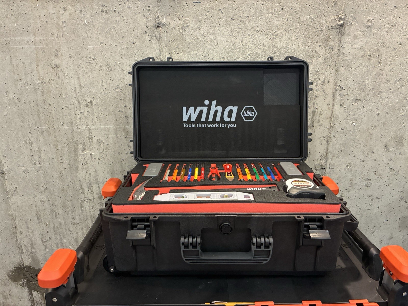 Wiha Mixed Tool Set Hard Case w/ Screwdriver, Sockets, Ratchet SAE/Metric gallery