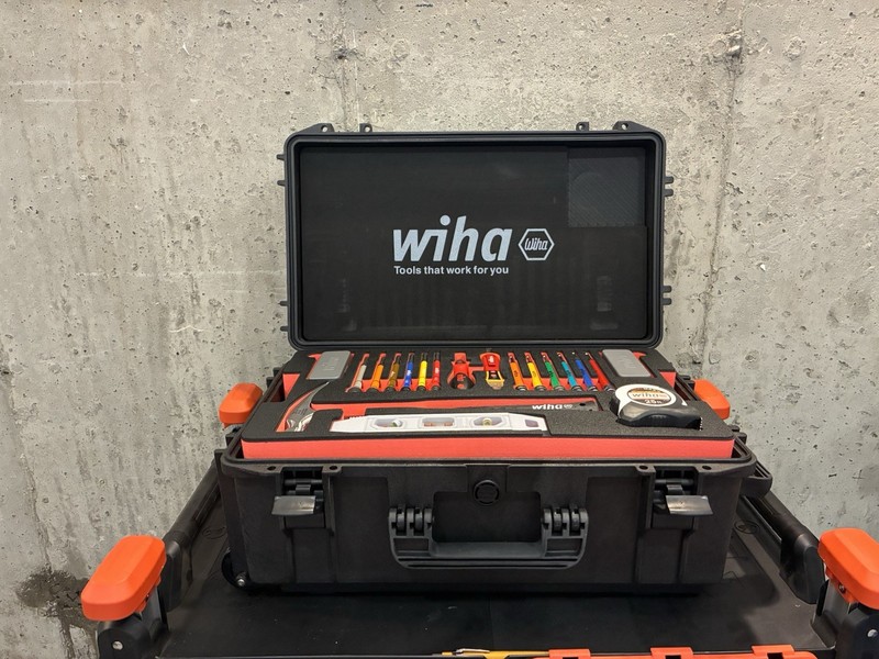 Wiha Mixed Tool Set Hard Case w/ Screwdriver, Sockets, Ratchet SAE/Metric gallery