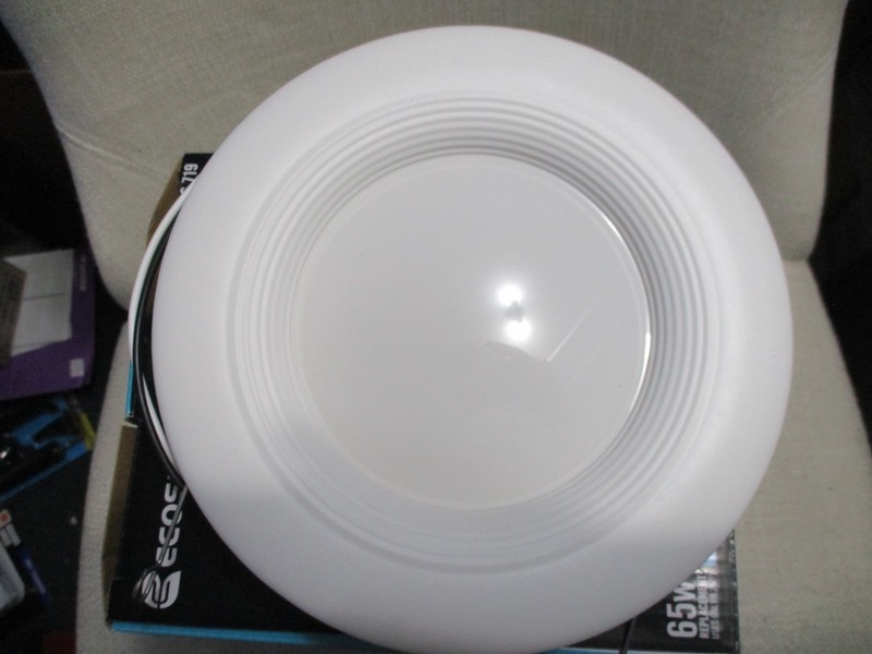 5 pack Ecosmart 65w 5” - 6" Downlight Dimmable Soft White Screw-in Base NEW gallery