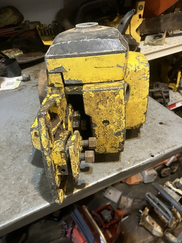McCulloch MAC 5-10G? 2-10G Engine Turns Fine Carburetor Looks Good gallery
