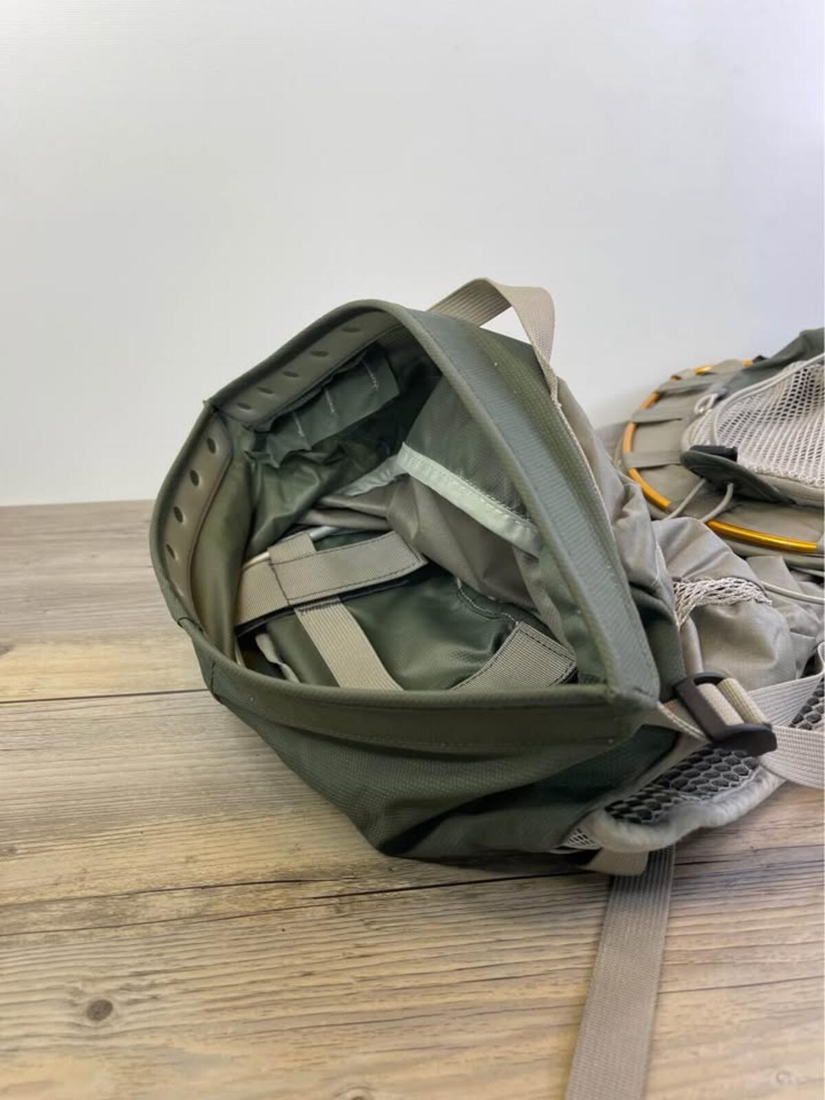 Nathan Lightweight Roll top Hiking Backpack Day Pack 3