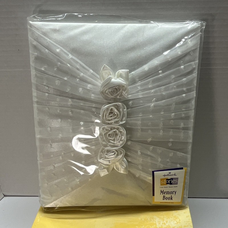 New Hallmark Traditional Wedding Memory Book White Fabric Ring Binder 10X12 gallery