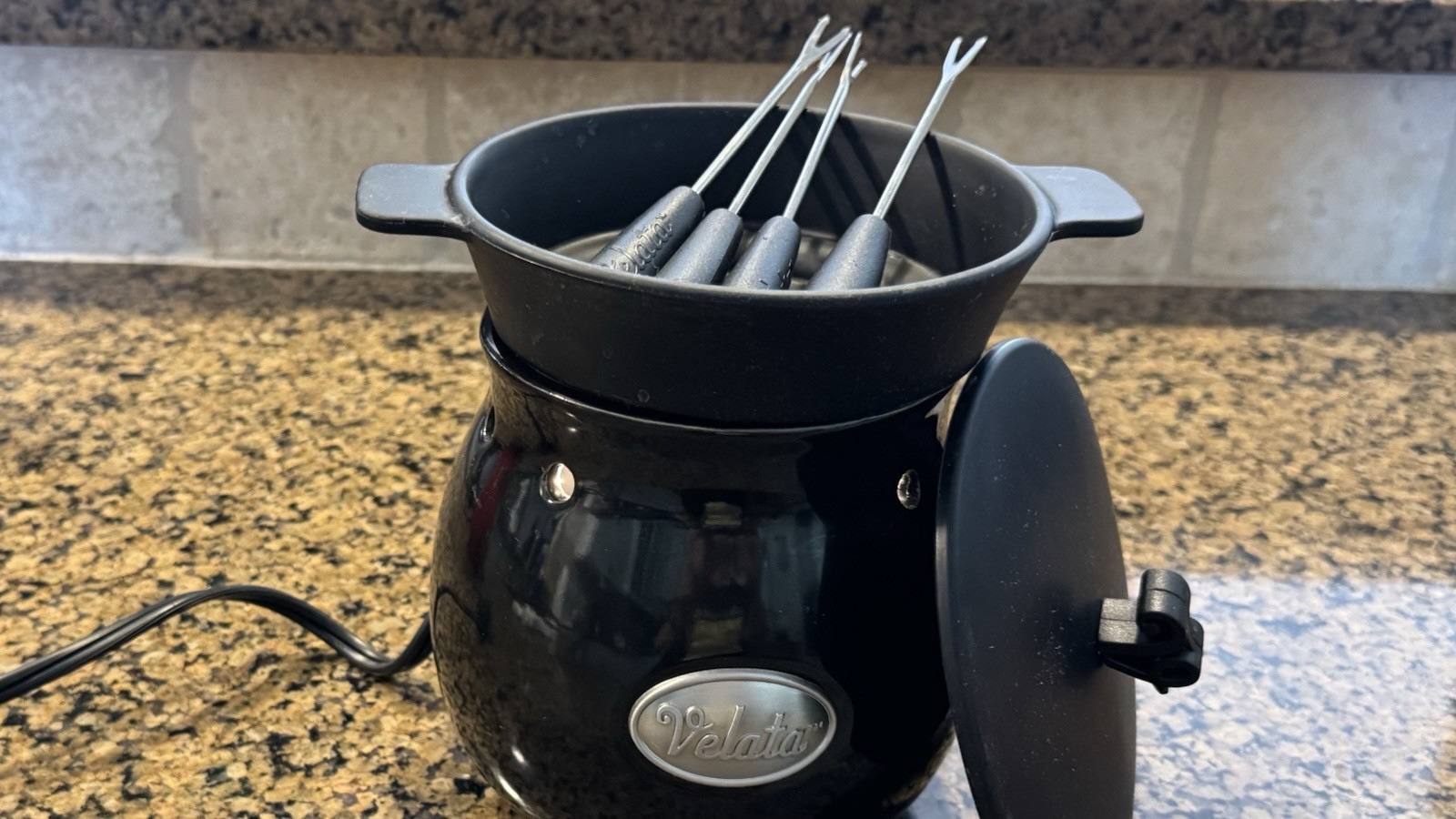 Velata Electric Fondue Set Ceramic Pot & Fork, Red or Black, 1 qt, 110V gallery