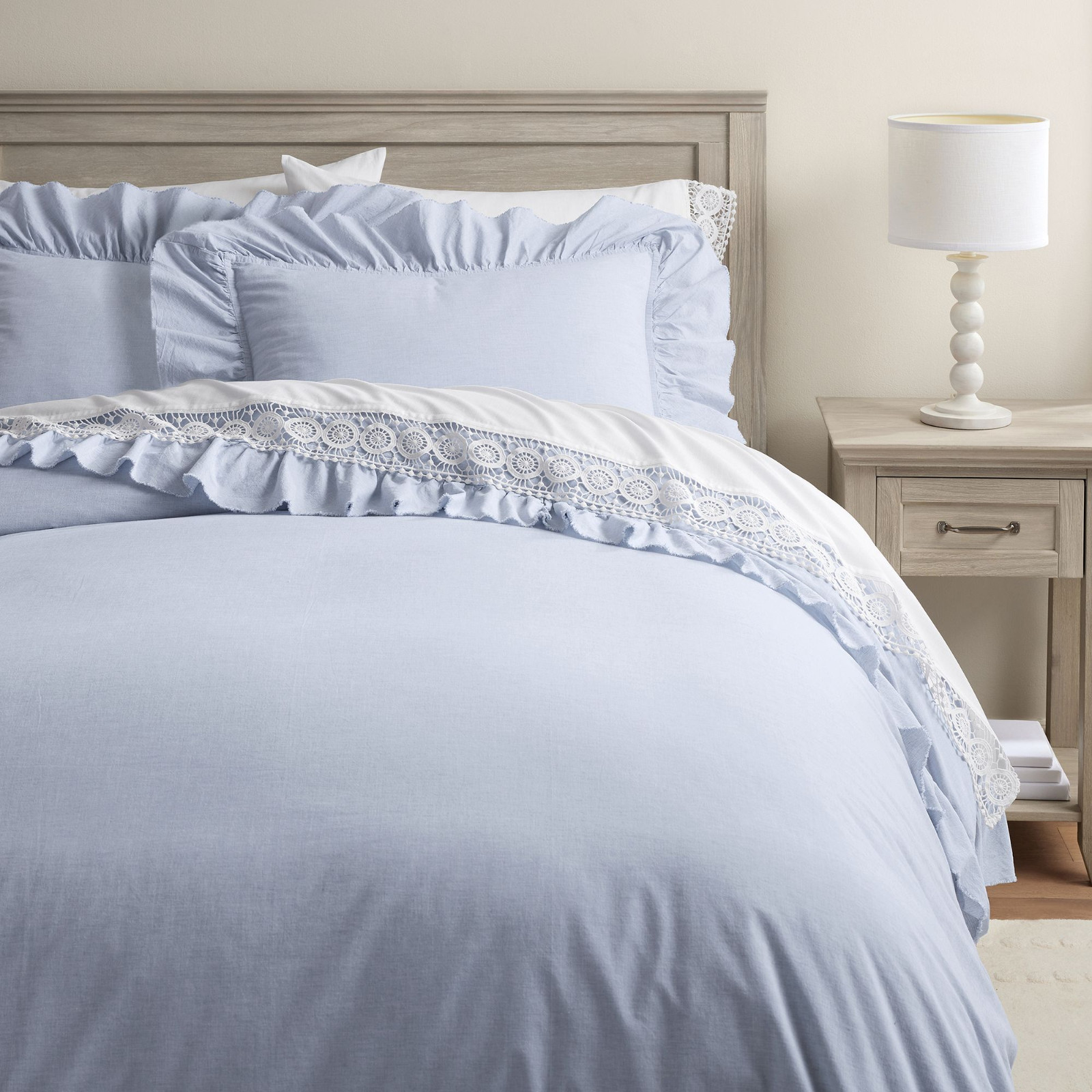 Best Seller Pottery Barn Chambray Ruffle Organic Duvet Cover-Full/Queen gallery