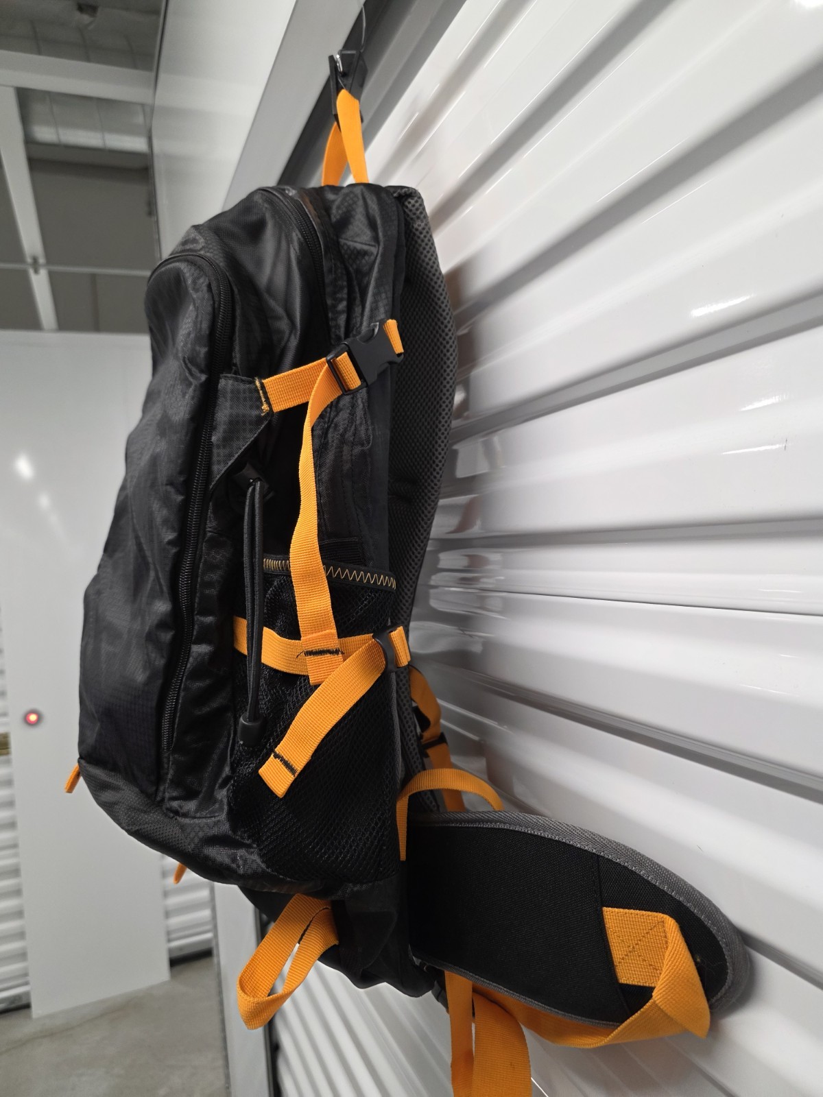 Coleman Kaver 25L Backpack Black & Orange  2
