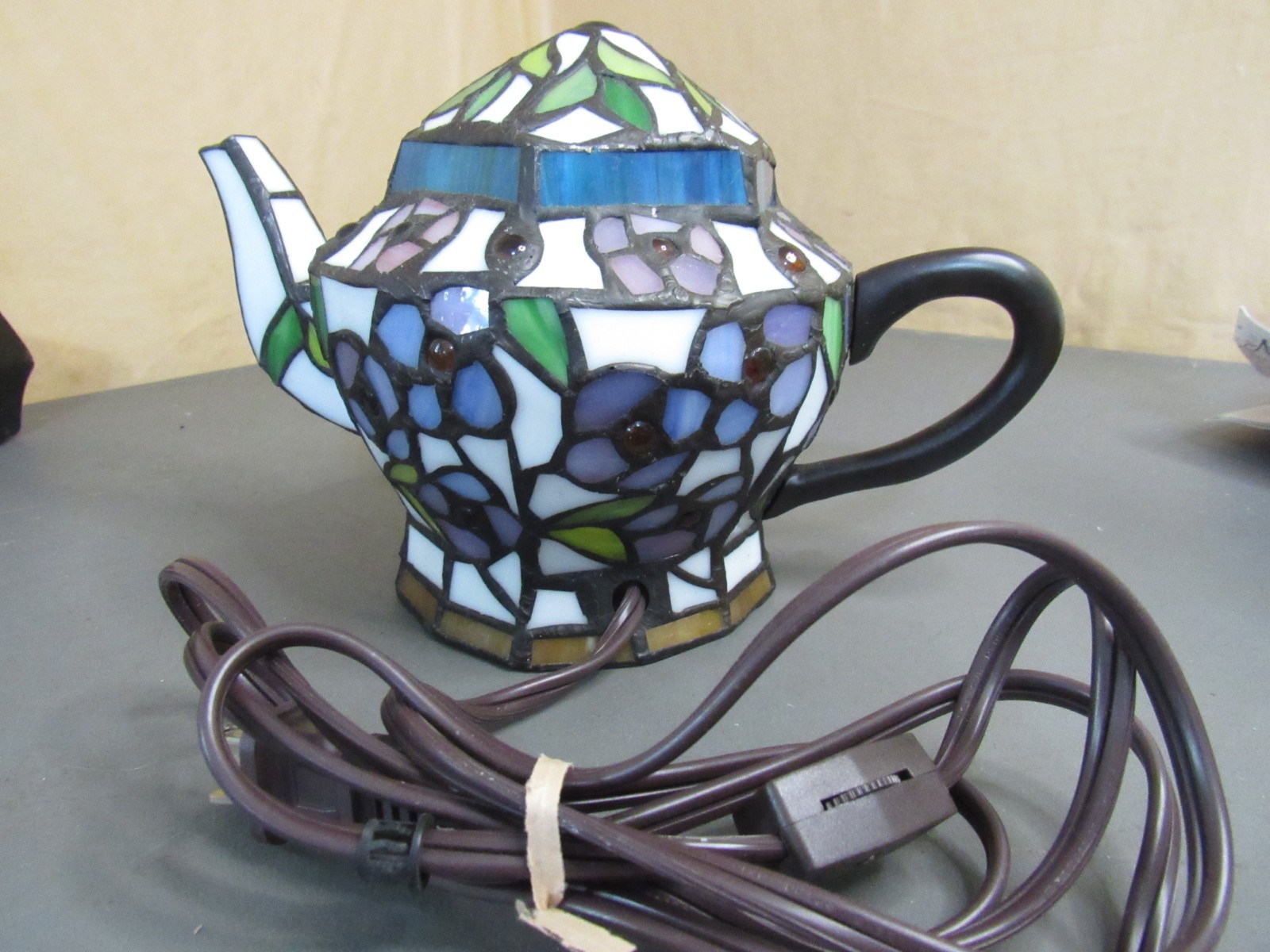 Lavish Home Teapot Lamp-Tiffany Style Stained Glass 7"X10" gallery