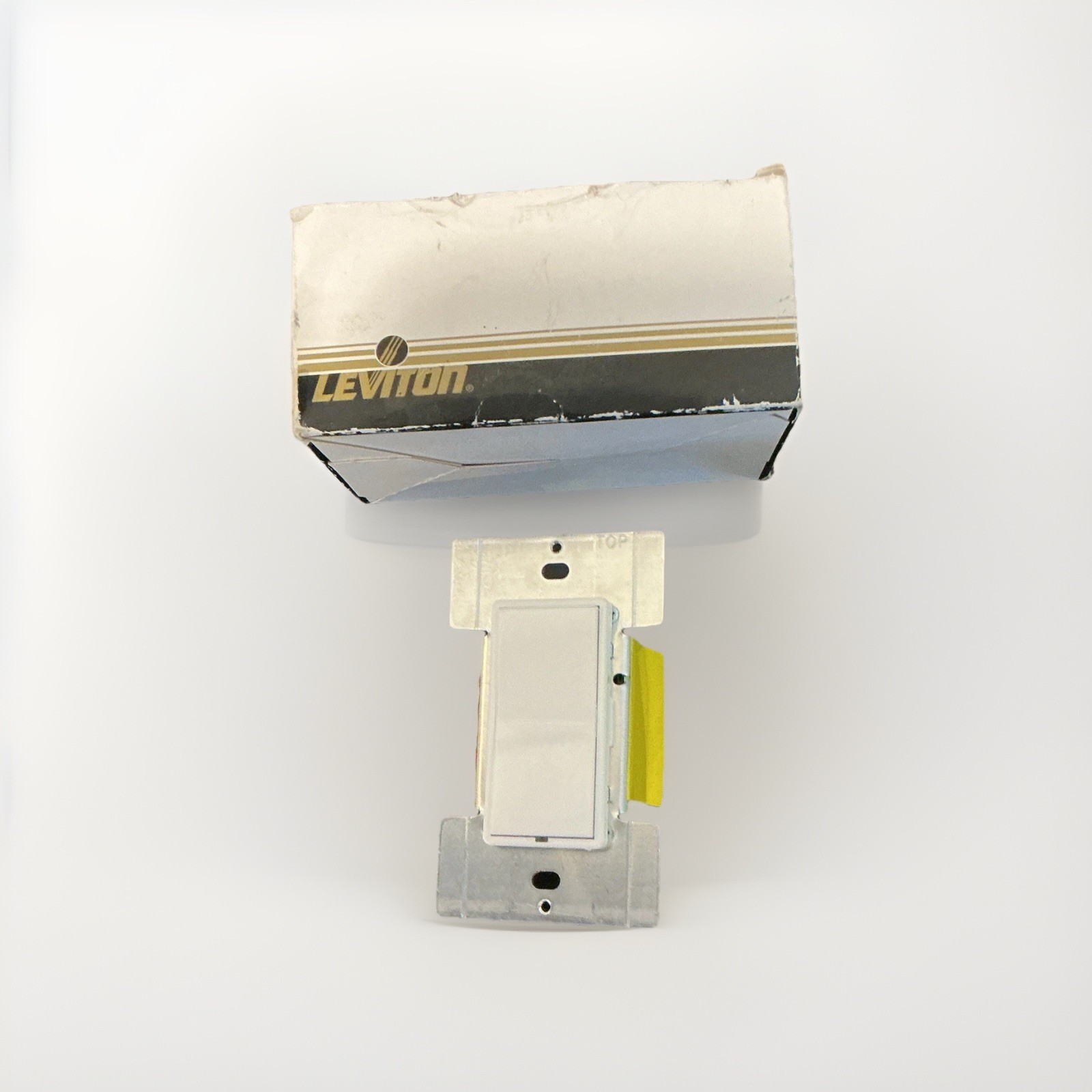 Leviton HXC10-1TW MHC Wall Mounted Cont | 120VAC , 60 Hz gallery