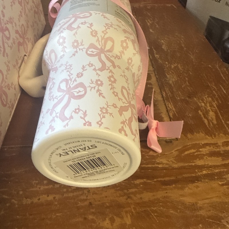 💕Stanley x LoveShackFancy 40 oz Quencher H2.0 NIB 💕 gallery