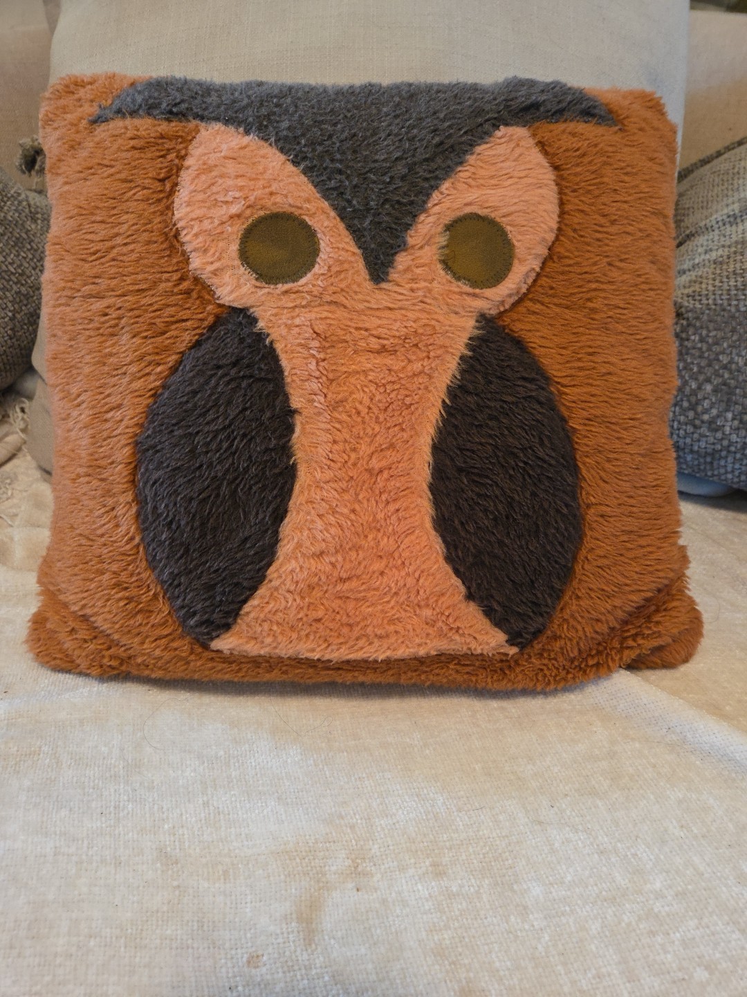 Vintage MCM Owl Throw Pilllow Fuzzy Brown Beige 13x13" 1960s 1970s gallery