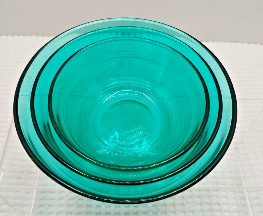 Social Studies 3 Small Nesting Clear Teal Color Food Prep Utilitarian Bowls