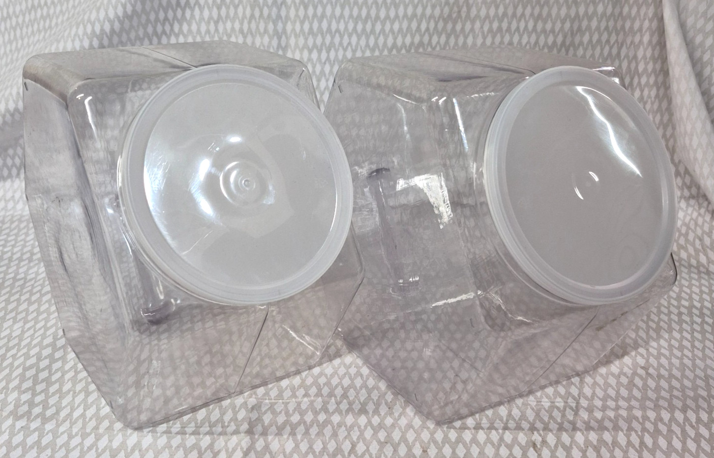 2 x Large Clear Plastic Storage Containers With Lids L8" x H9" x W5" gallery