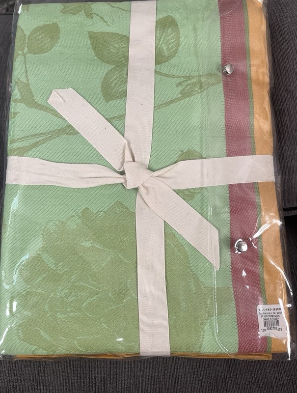 Williams Sonoma Spring Vegetable Jacquard Tablecloth 70”x 90” Green Rare NWT gallery
