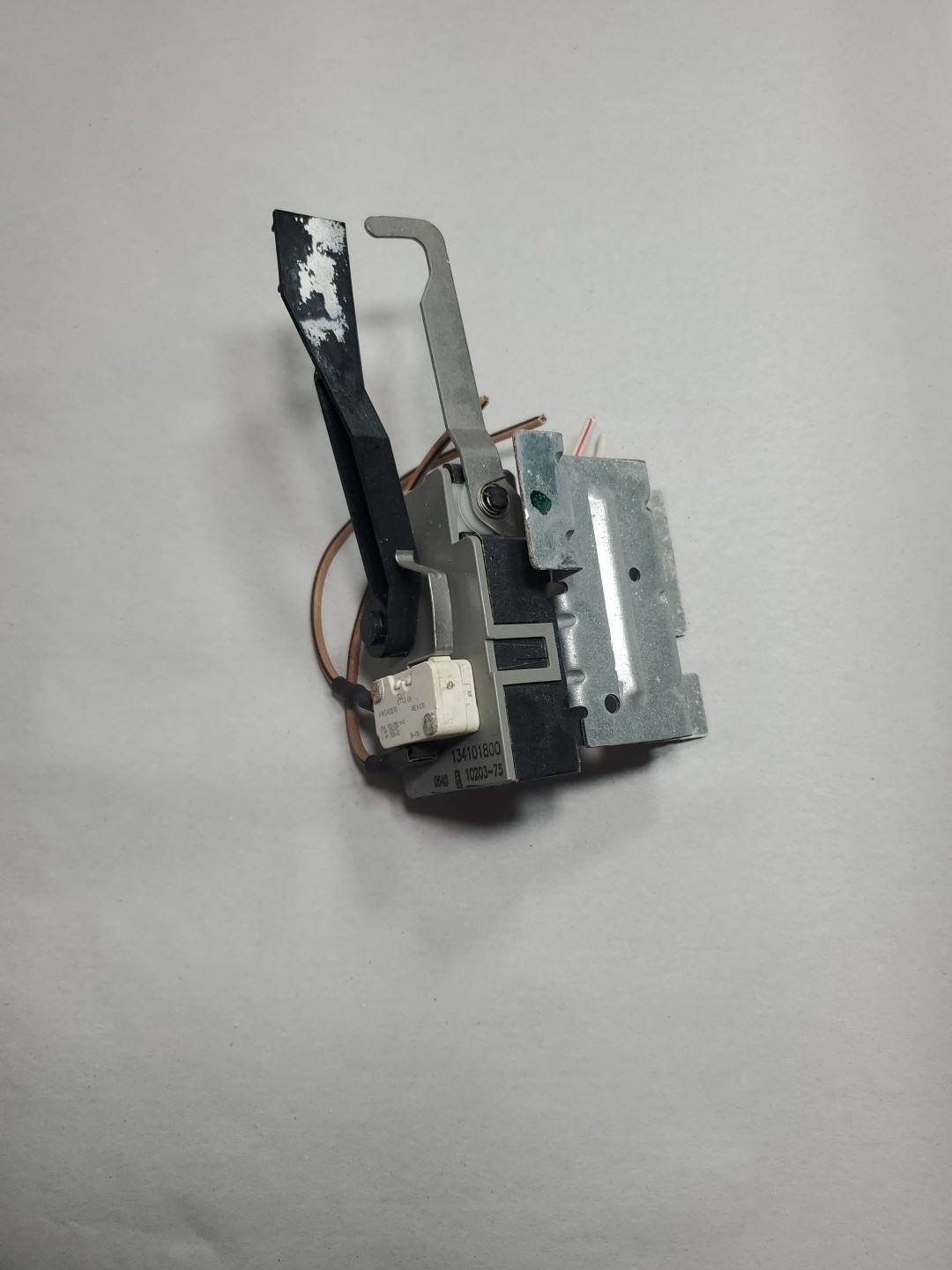XPARTCO 134101800 Washer Door Lock Switch 131595100, 131675600 gallery