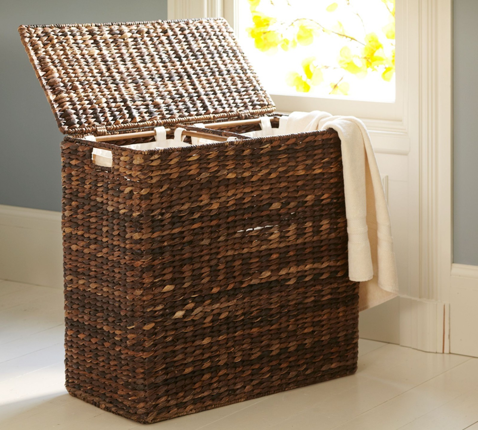 Pottery Barn - Seagrass Handcrafted Divided Hamper - Hot Deals gallery
