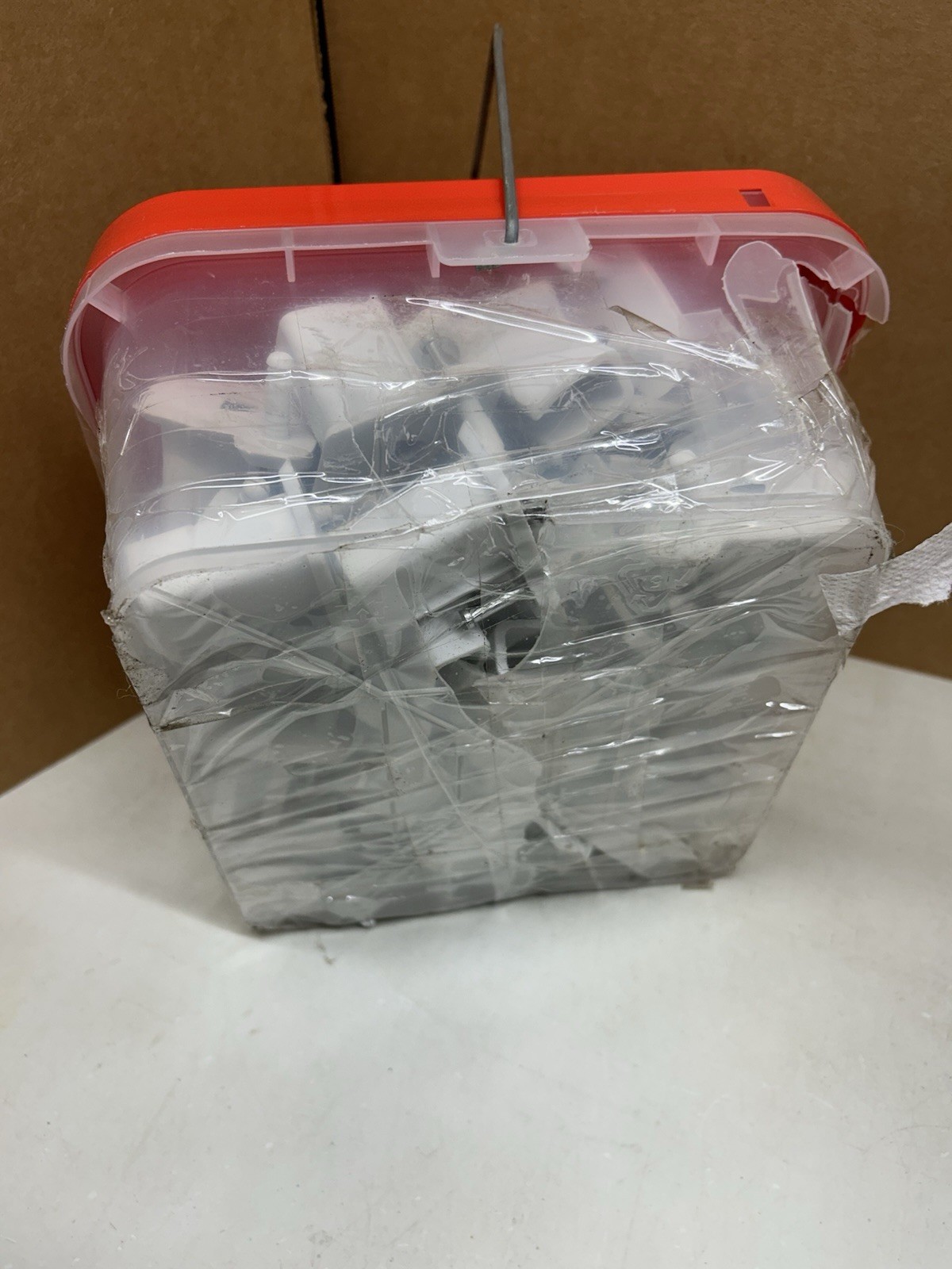 OPEN BOX Closetmaid 21865 ProPack Pre-Loaded Low Profile Side Wall Brackets 48PC gallery