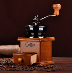 Solid Wood Manual Coffee Bean Mill Hand-operated Small Grinder Crusher hand