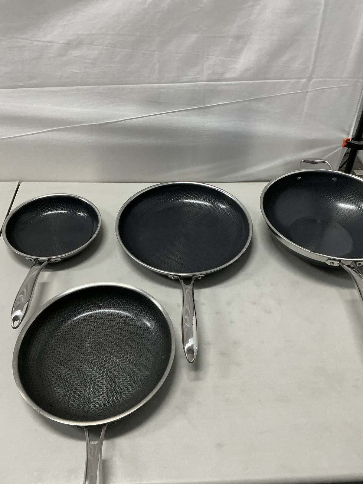 HexClad Hybrid Nonstick 7-Piece Pan Set, 8, 1 gallery