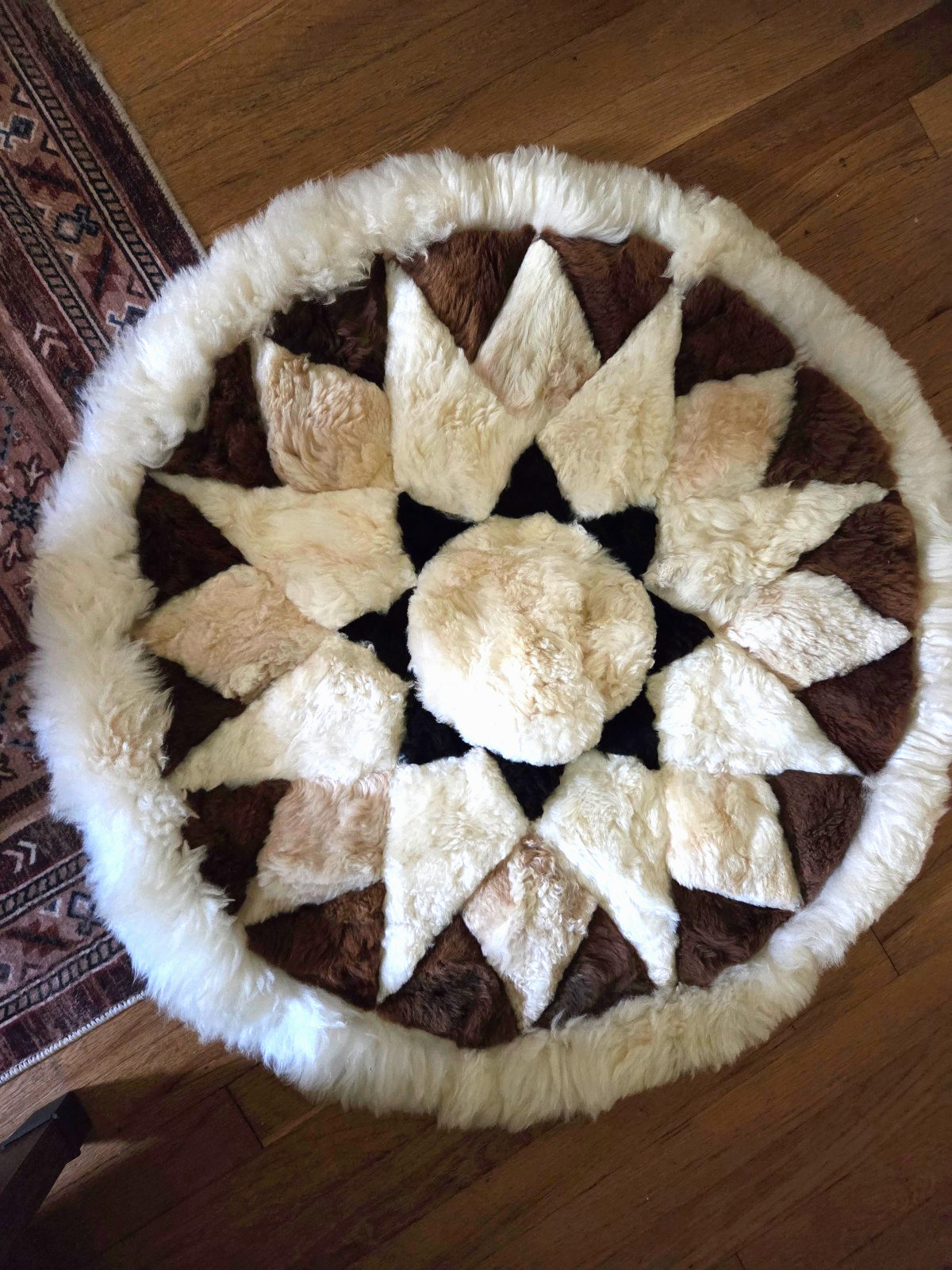 Alpaca Pillow Case – 30" Diameter gallery