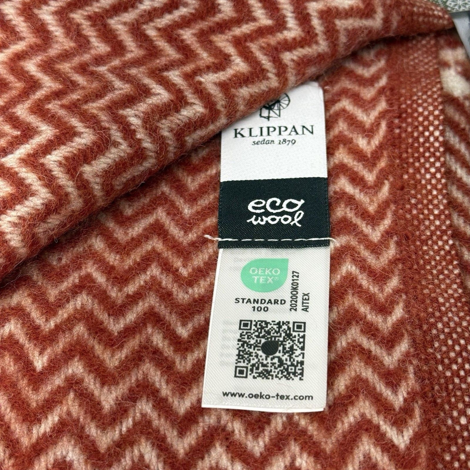 Klippan Wool Throw Blanket Tibetan NEW Red/Cream Fringe 100% Lambswool 51"x78" gallery
