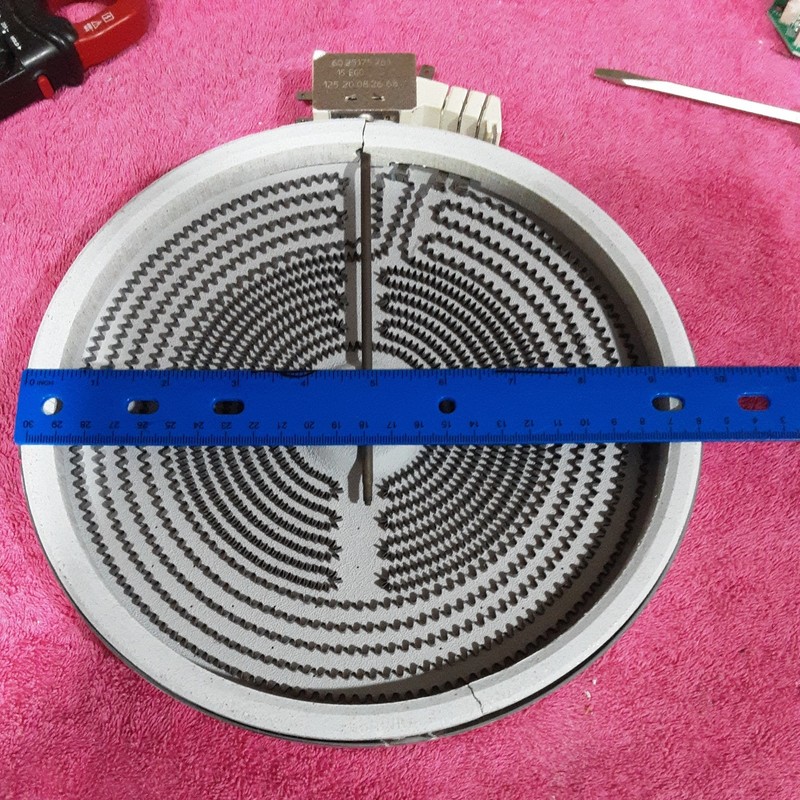 Whirlpool Range Radiant Element W10275048. 3000/1400W 10.53211.093. 9000793310 gallery
