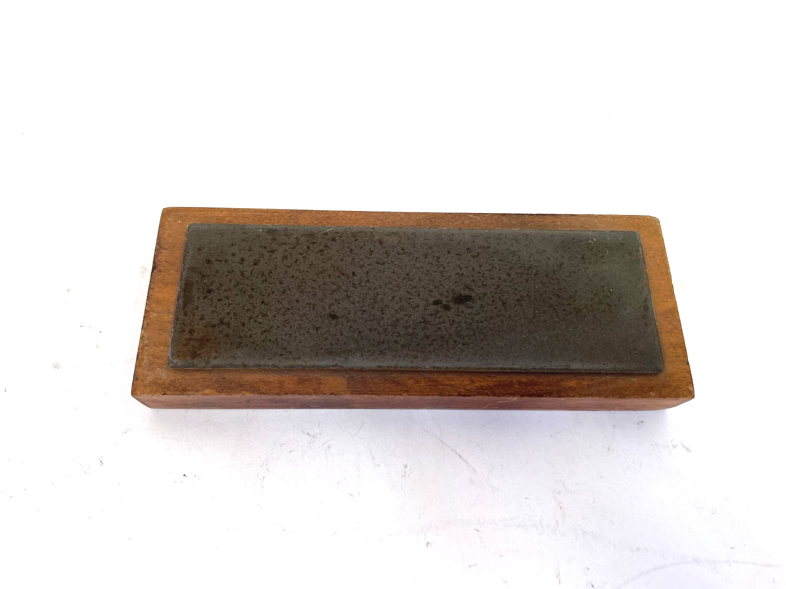 Eze-Lap Diamond Sharpener Fine-Grit Surface Mounted on Walnut Block Non-Skid 7" gallery