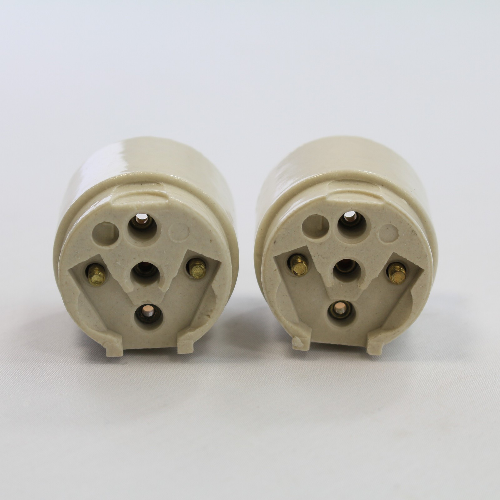 Leviton Porcelain Twin Light Socket Dual Lamp Holder NO STRAP E26 660W 250V 4005 gallery
