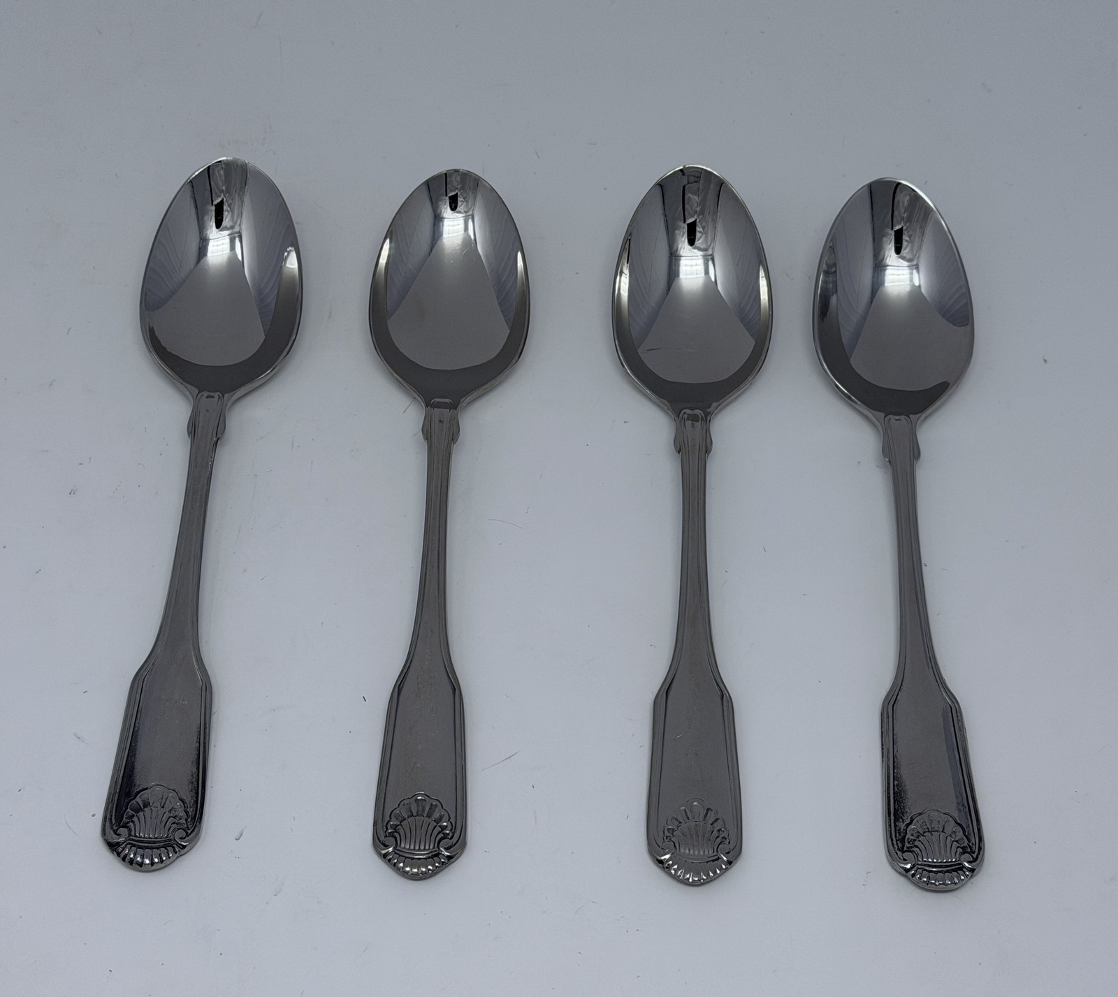 Oneida Classic Shell Set of 4 Dinner / Oval Bowl Soup Spoons 6 7/8" gallery