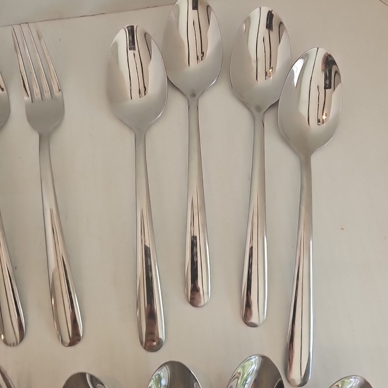 Stainless Flatware Everyday Use 18 Piece Set Glossy gallery