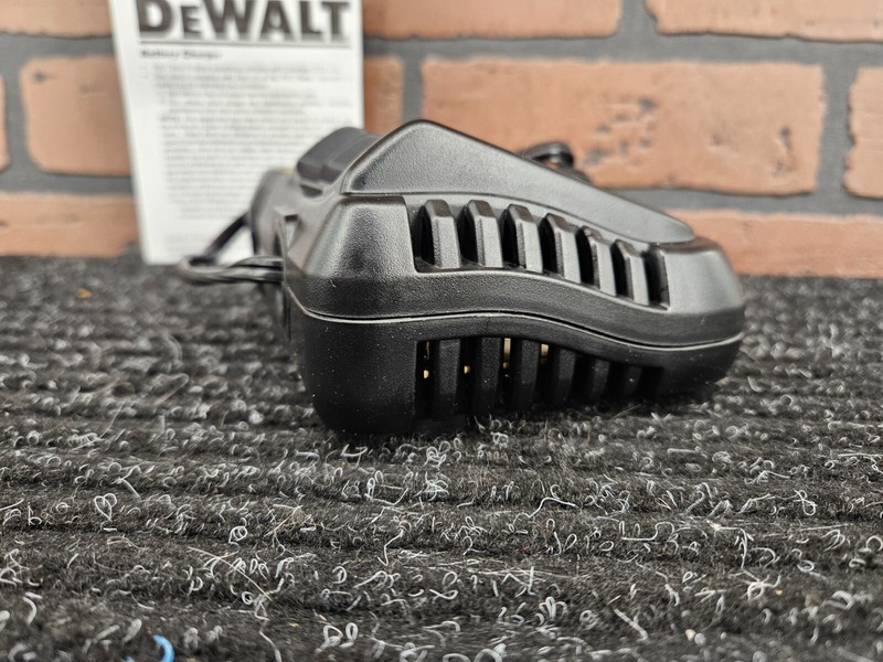 DEWALT DCB1104 20V Volt MAX Li-Ion Fast Battery Charger-***NEW*** gallery