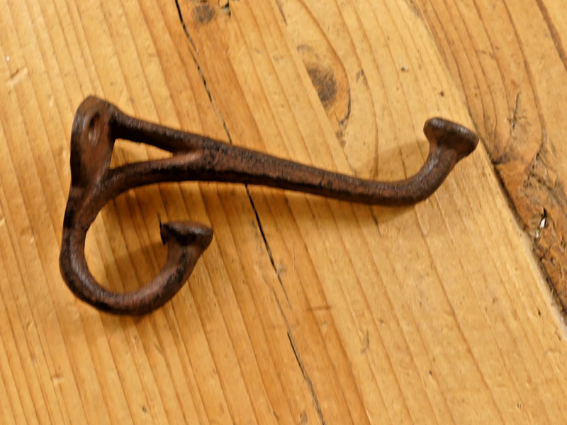 8 Rustic Cast Iron Coat Hat Wall Hooks Restore School Farm Towel Bath Kitchen gallery