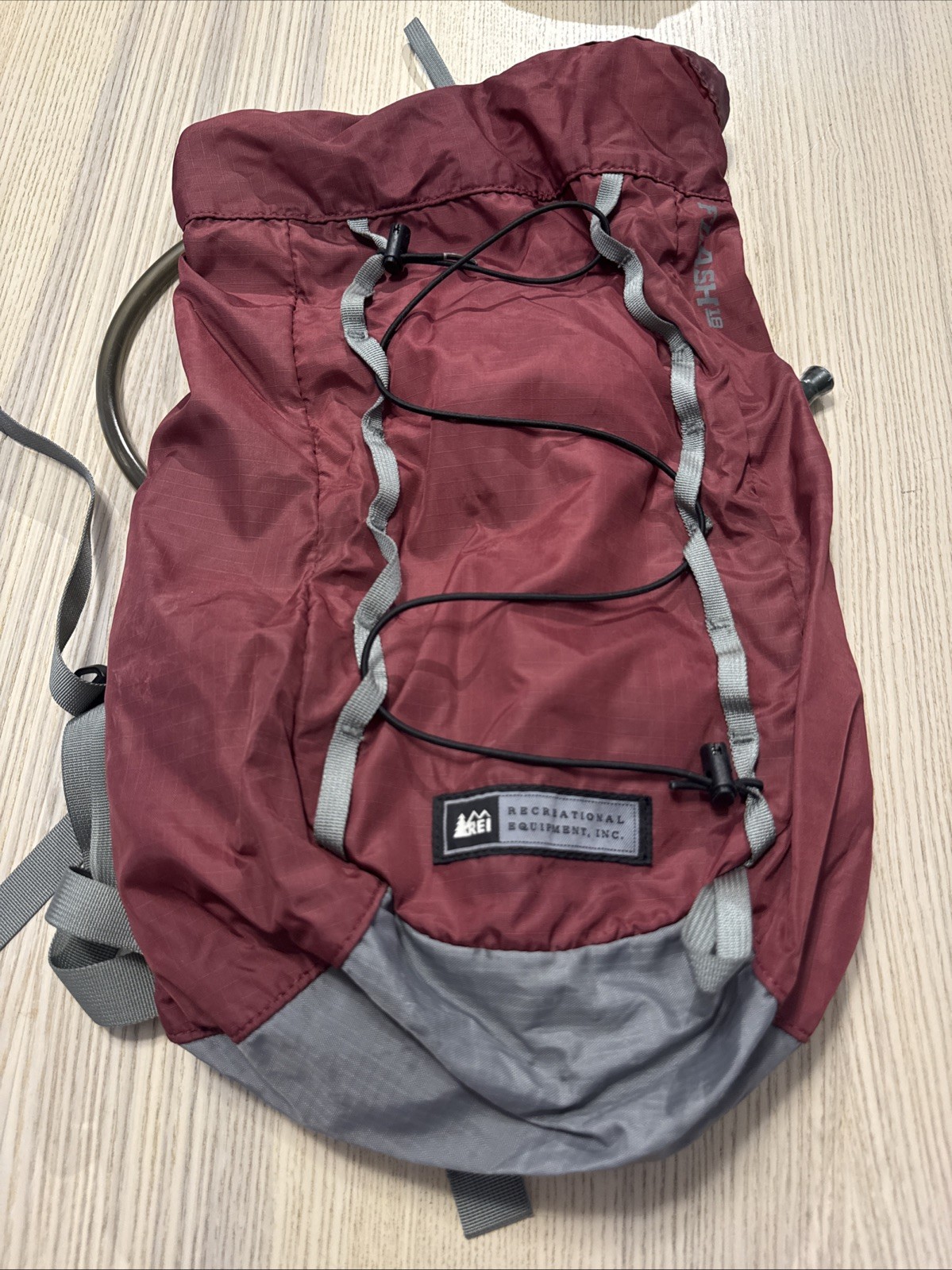 REI Flash 18 Backpack Red/Gray Ultralight Packable Daypack With New Bladder