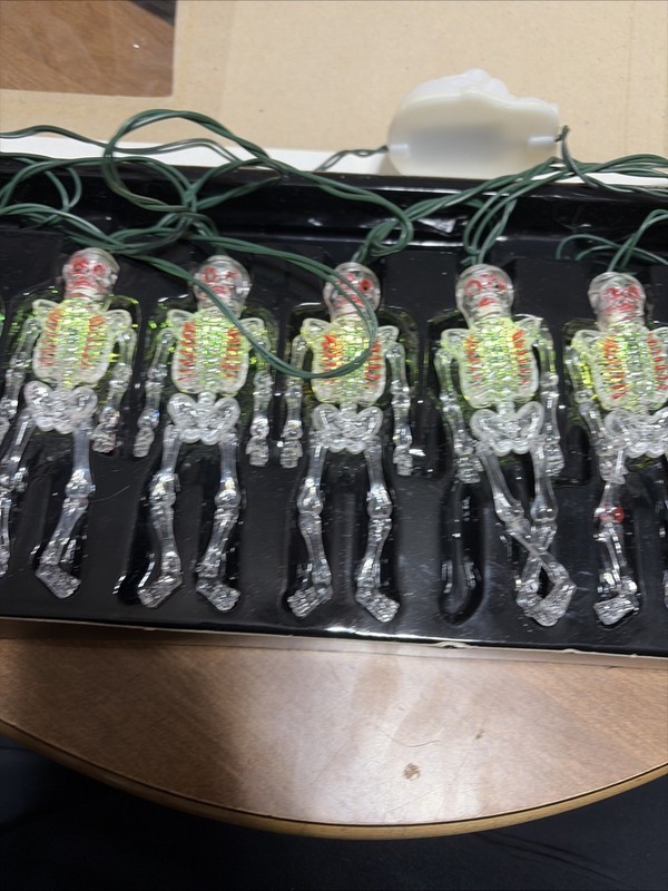 Flickering Skeleton 10 Light String Set Vintage Green Bulbs Halloween New Rare gallery