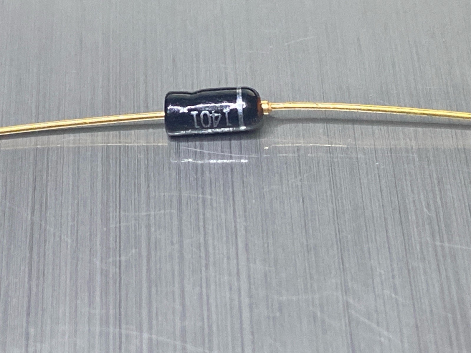 MV1401 Gold Varactor Variable Capacitance Diode 550pF 12V Silicon Hyperabrupt gallery