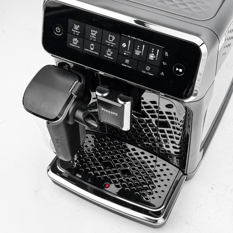 Philips 3200 LatteGo Fully Automatic Espresso Machine Black EP3241/74 - Used gallery