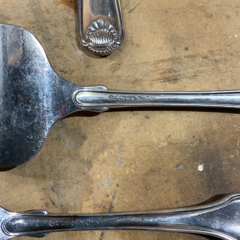 Oneida Classic Shell Serving Pieces Cube Mark Sliver Plate Flatware Replacements gallery