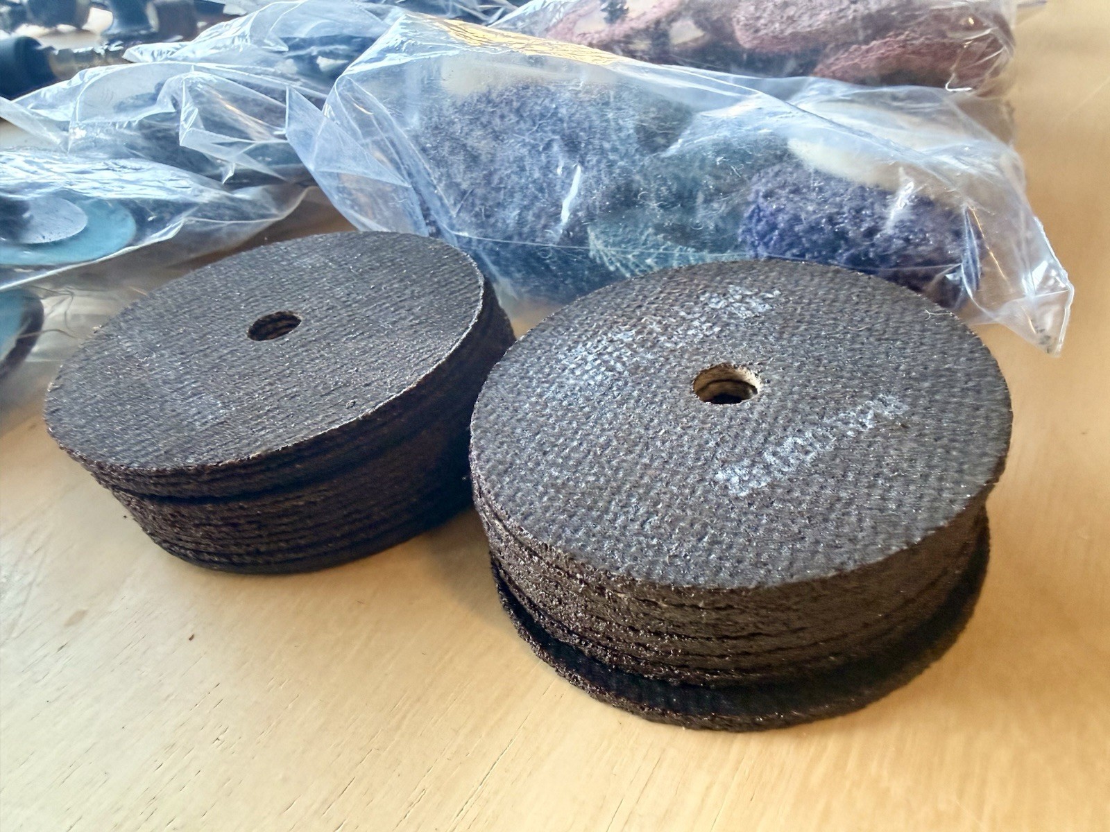100+ Mixed Lot Roloc Sanding Discs Surface Conditioning Pads gallery