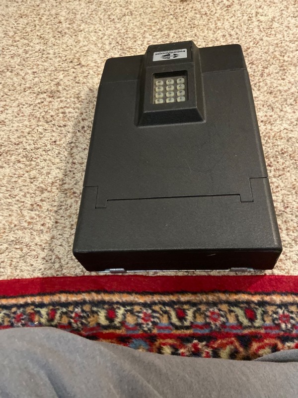 MOSSBERG InstantAccess Portable Electronic Safe with Personal Access Code / 9V gallery