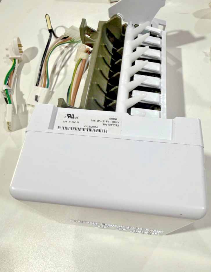 Whirlpool W11381372 Refrigerator Ice Maker gallery