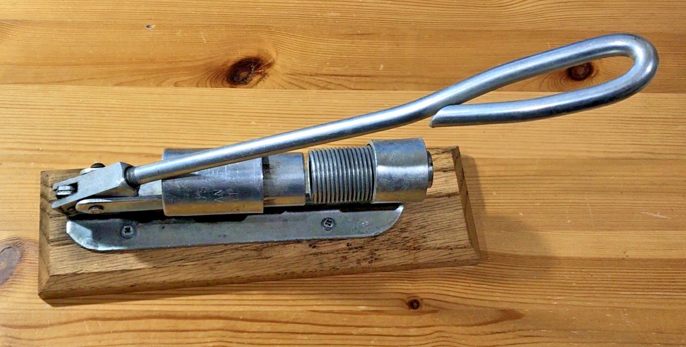 Vintage Reed's Rocket Nut Cracker Model R-300 in original box gallery
