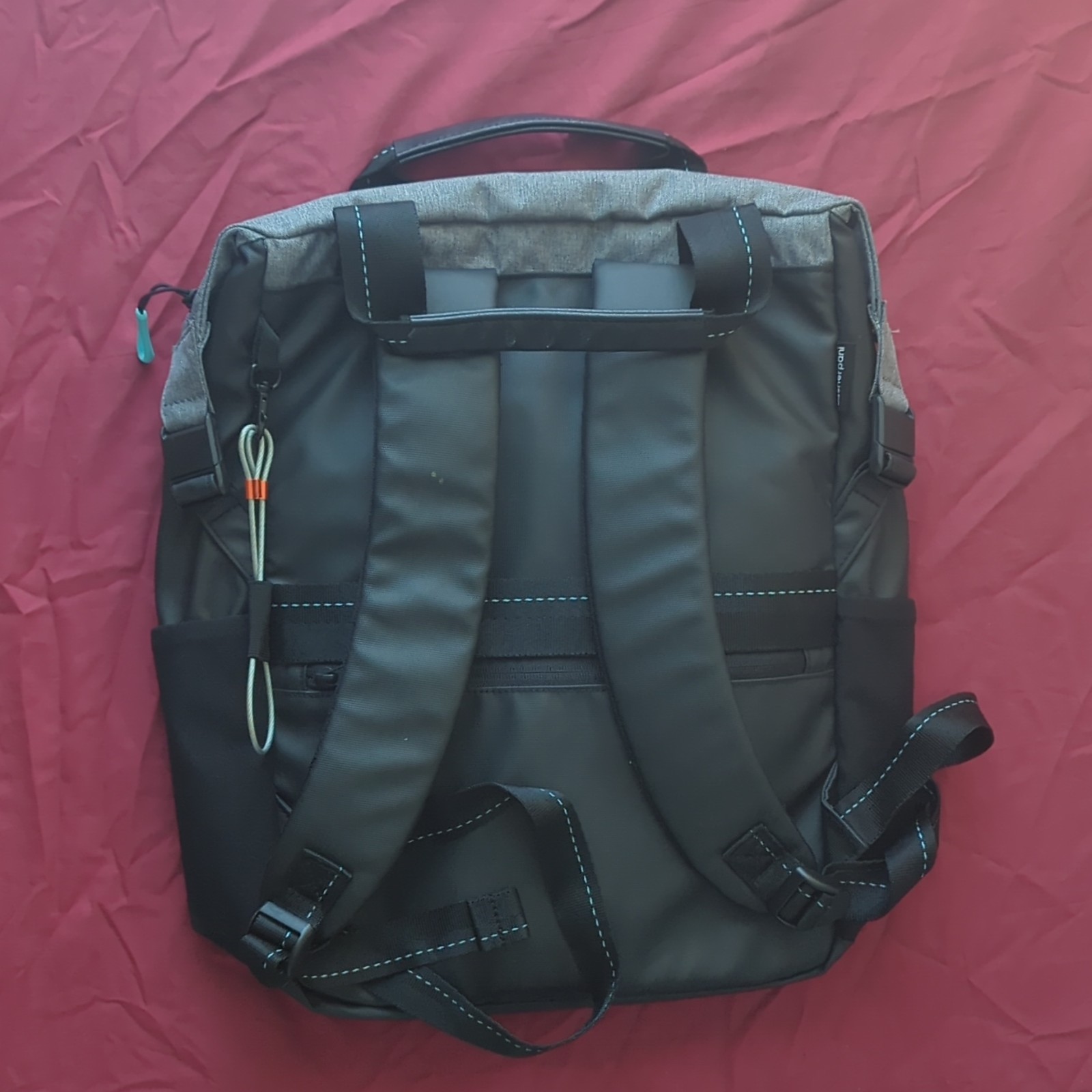 Sherpani Gray/Black Hiking Backpack, Zipper Closure 2