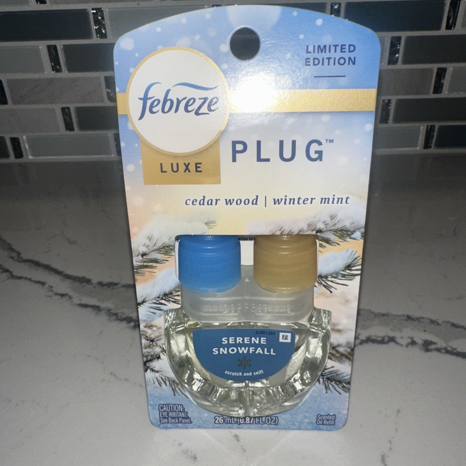4 PACK-Febreze SERENE SNOWFALL Plug In Air Freshener Refill gallery